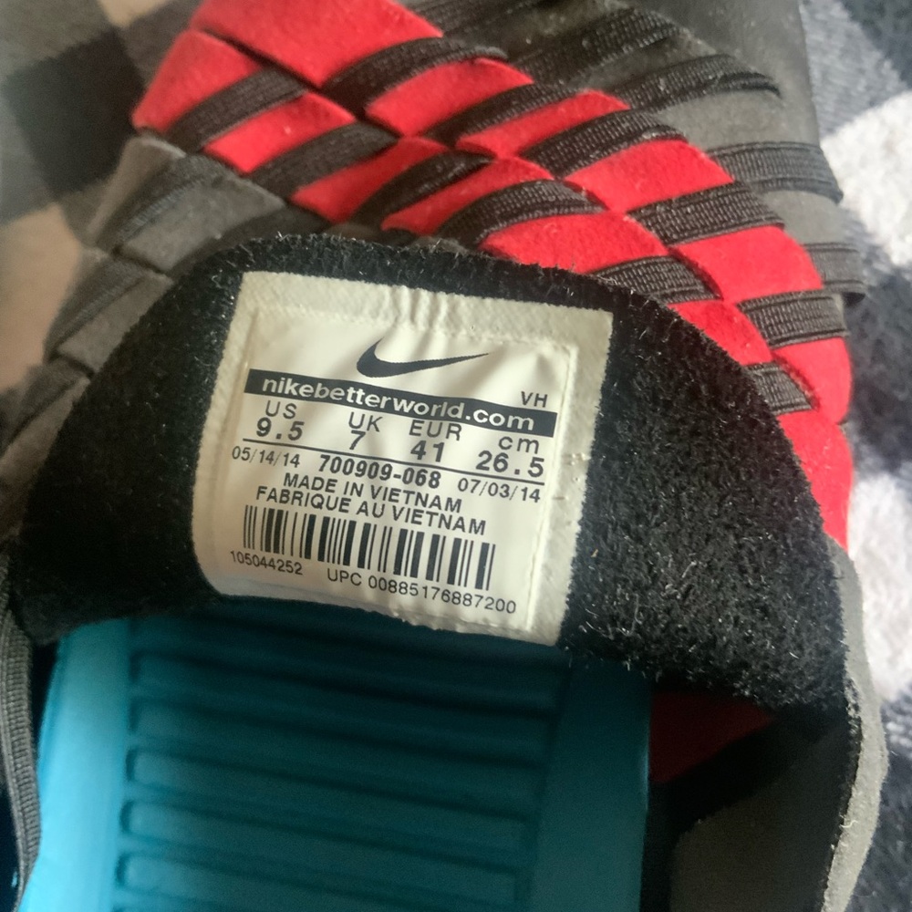Nike Stylish Red and Gray Woven Sneakers - Picture 3 of 4